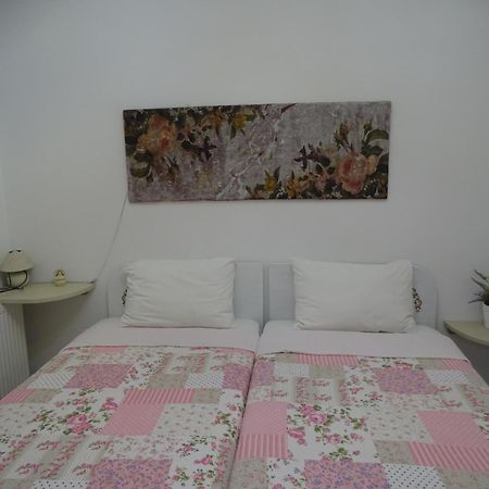 Artemis Greenhill Braurone Esterno foto
